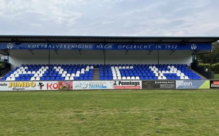 Nieuwe tribune en scorebord